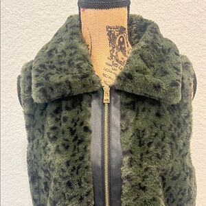 Faux Fur Vest with Plush Texture and Zipper